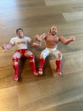 figurines vintage WWE Hasbro des années 90, Rowdy Roddy Piper et  Big John Studd